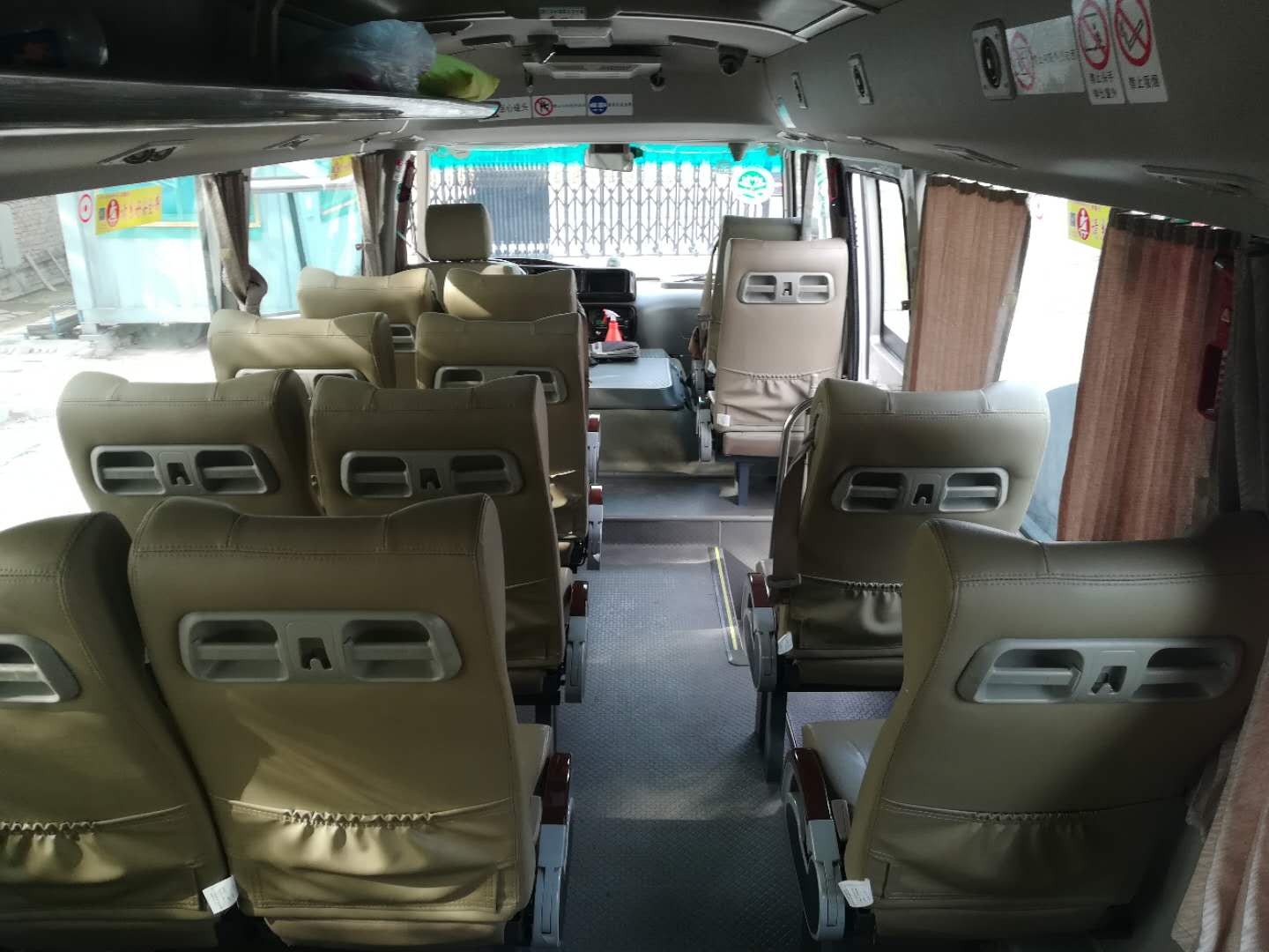 众悦汽车服务公司汽车内饰图