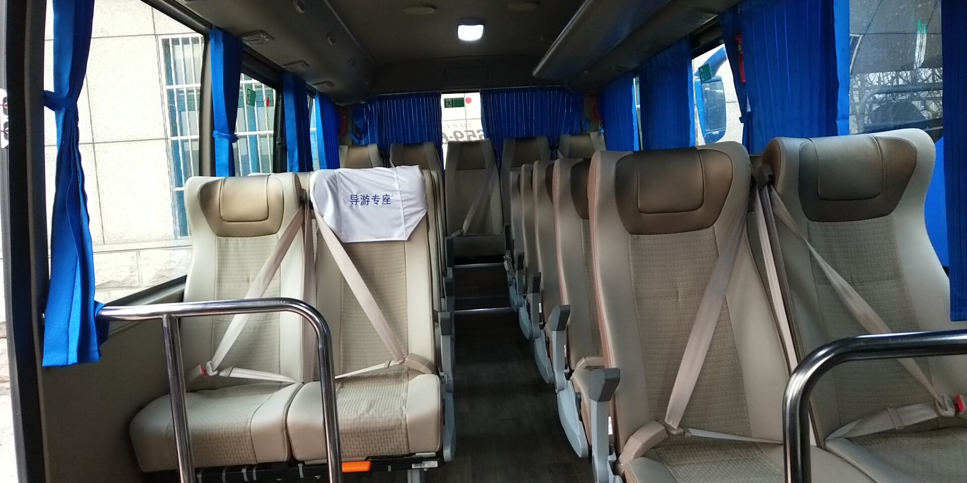 众悦汽车服务公司汽车内饰图